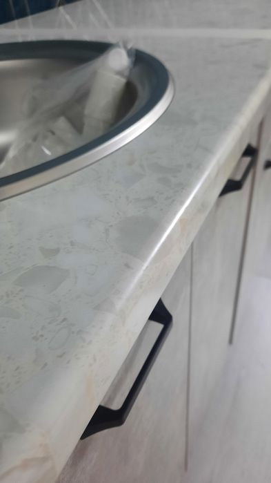 Продам кухонные тумбы низ