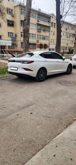 JAC J7 srochniy sotiladi