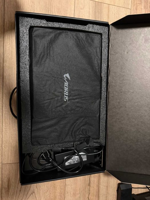 Laptop GIGABYTE Gaming 17.3'' AORUS 7 9KF, FHD 360Hz, Intel® Core™ i5-12500H (18M Cache, up to 4.50 GHz), 16GB DDR4, 512GB SSD, GeForce RTX 4060 8GB