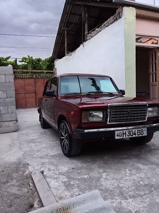Автомобиль ваз 2107 сотилади