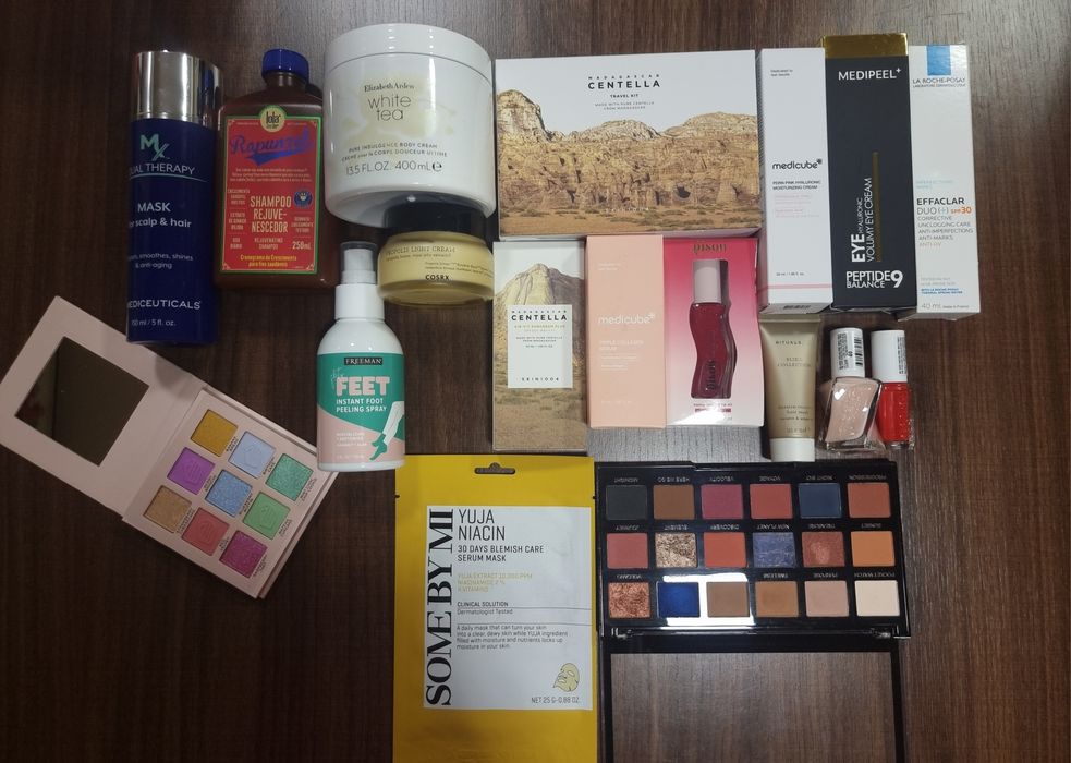 Различна козметика - декоративна и корейска