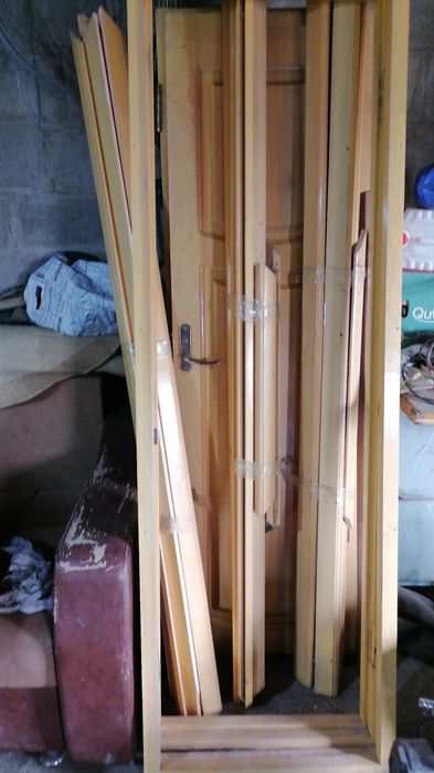 Продам двери деревянные межкомнатные