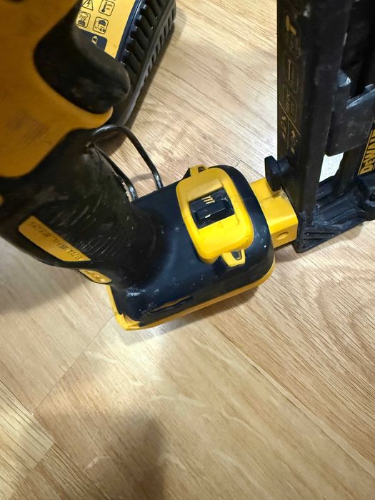 Dewalt DCN660 Такер
