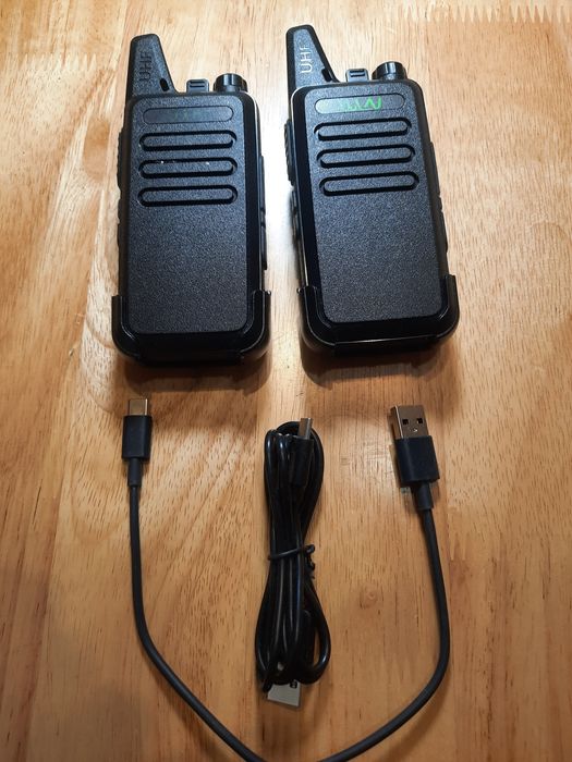 Продам две рации.