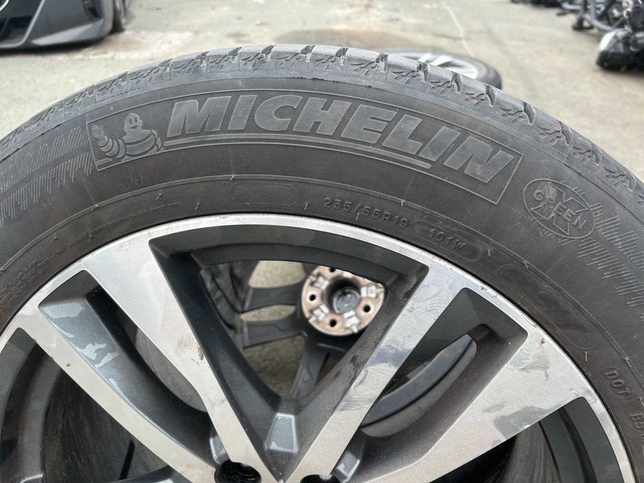Продавам 4 бр. летни гуми Michelin Latitude Sport 235/55/19 DOT 2821.