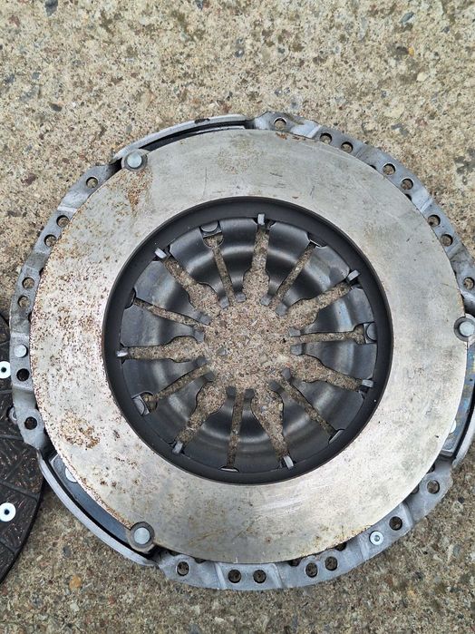 Комплект Съединител Нов Dacia Duster 1,5 dci 110 к.с  2008-2013 Година