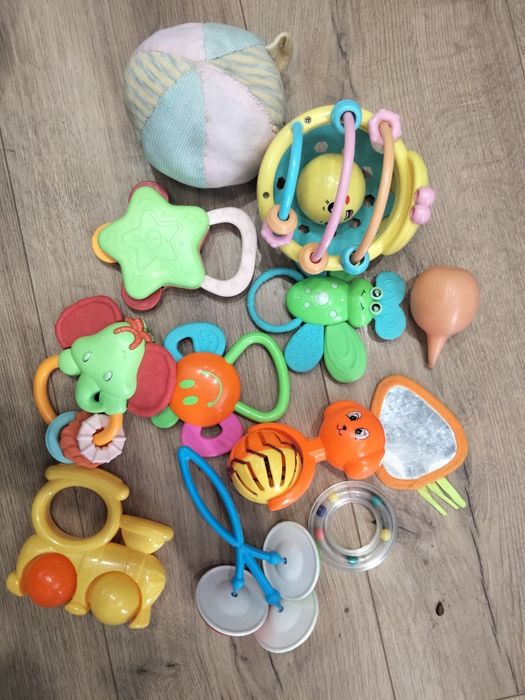 Игрушки всё за 1500 (погремушки)
