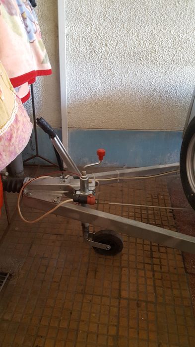 Vând remorcă masa 750kg