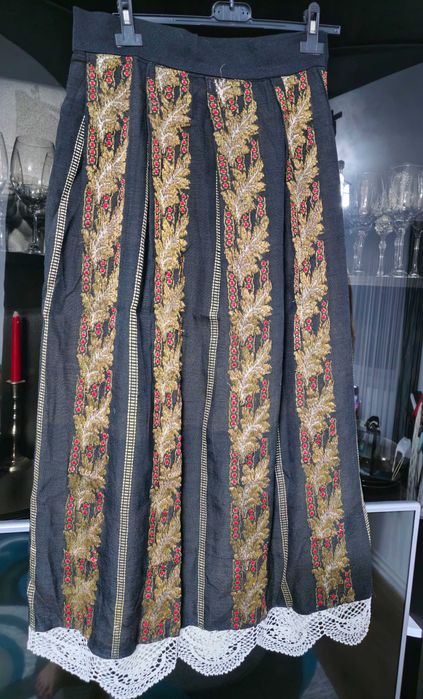 Vand costum popular autentic vechime 100 ani