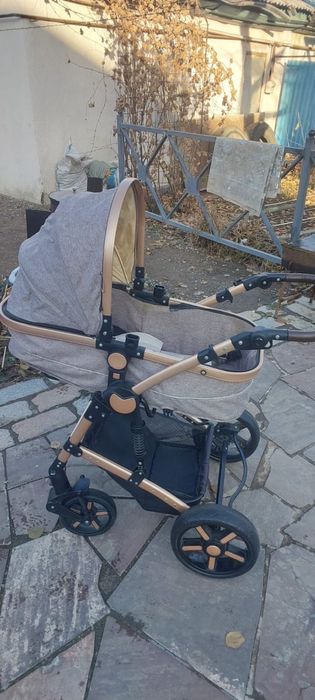 Коляска в хорошем состоянии