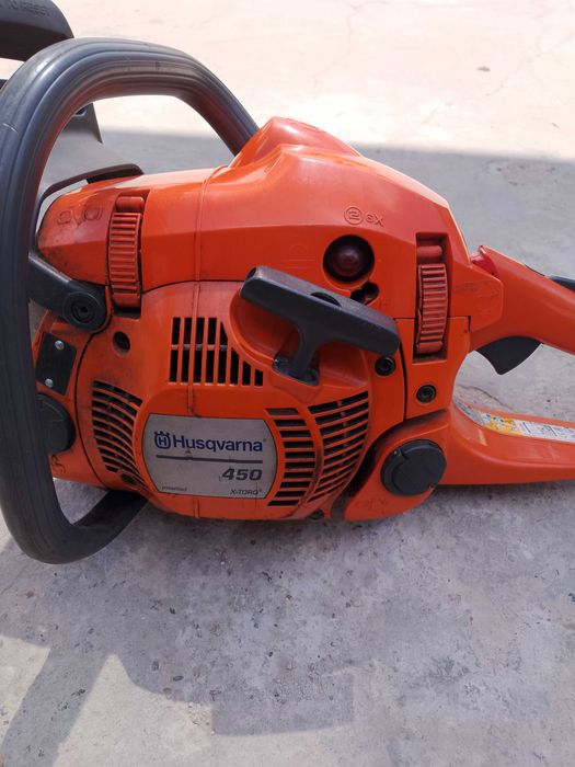 HUSQVARNA 450 моторна машинка за дърва