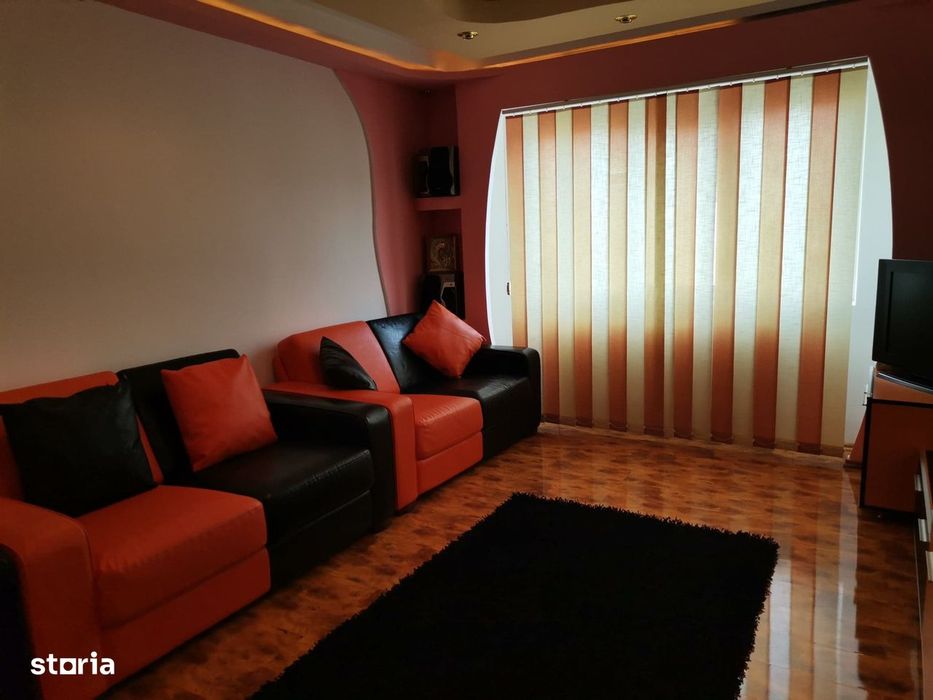 Apartament 3 camere, etaj 4, cu balcon — fotografia 1