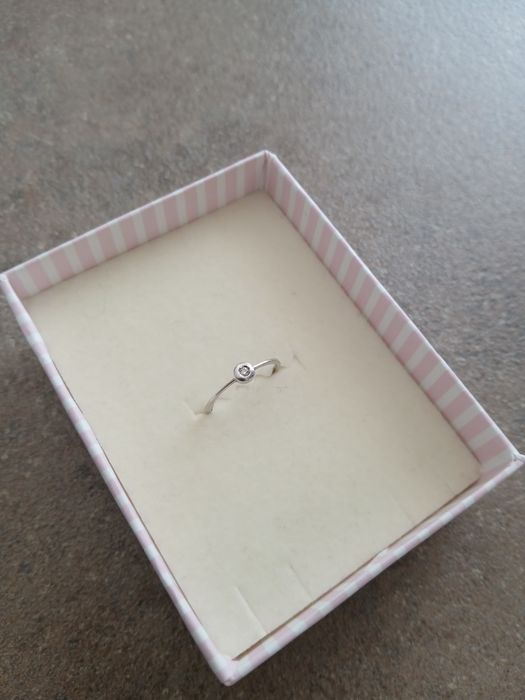 Inel  aur 14 K cu diamant ,marime 49