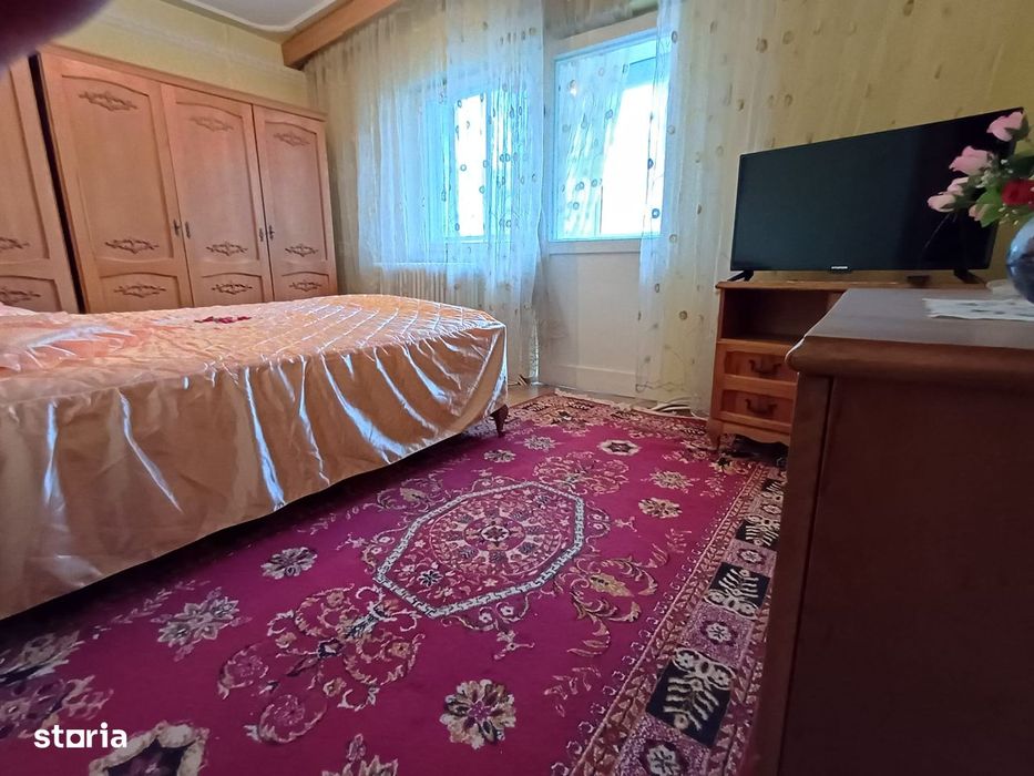 Apartament 3 Camere Decomandat - Blv Independenţei- 550 euro