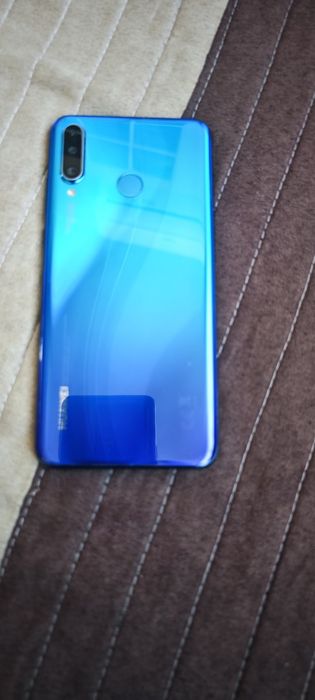 Huawei p30 lite în stare că și nou cu baterie noua .