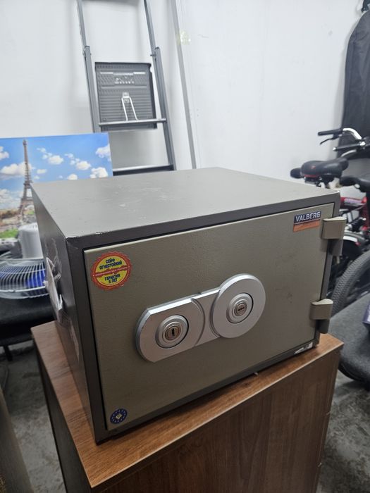 Продам хороший сейф