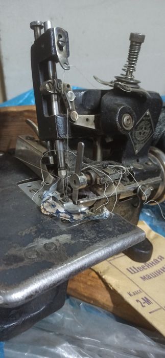 Продам оверлок трехниточный...