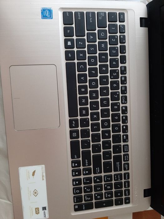 Vând laptop Asus