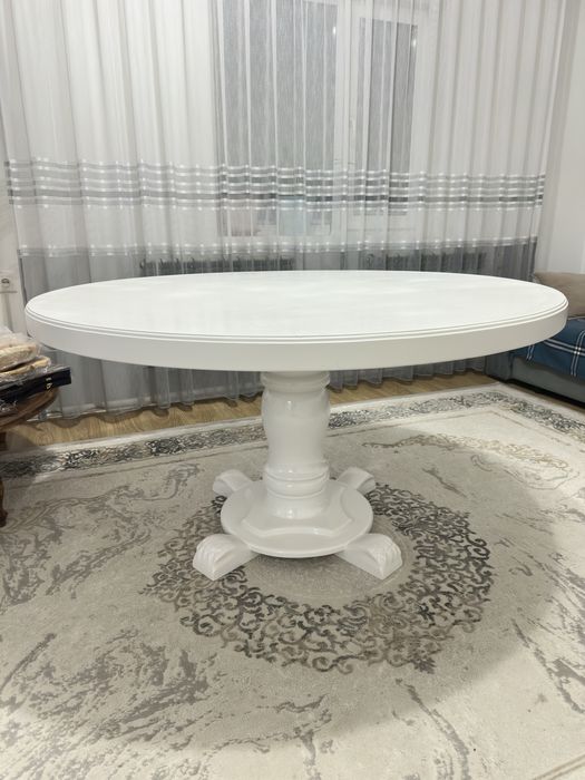 Круглый кухонный стол