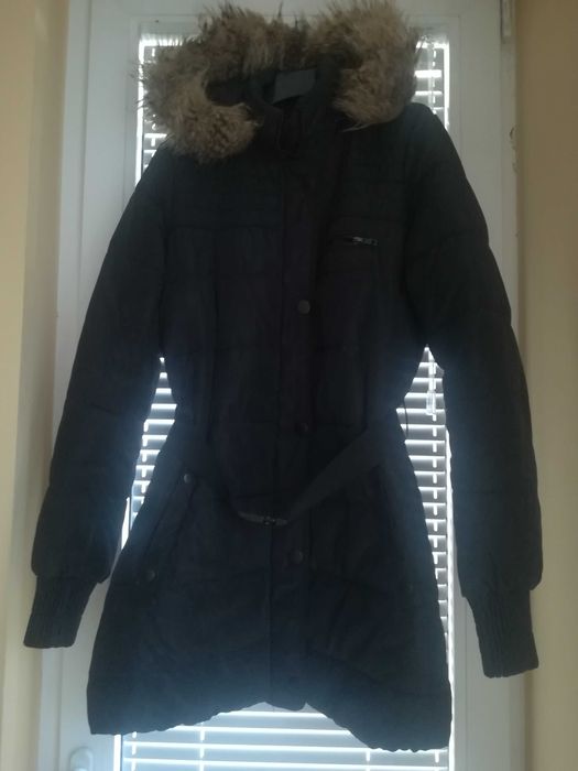 Дълго яке със сваляща качулка на Mango