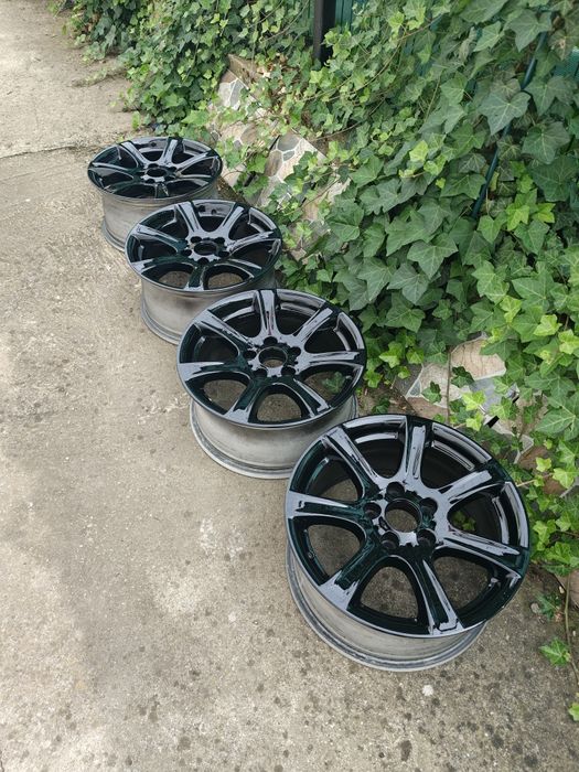 Vând jante pe 17 de pe BMW  j8
