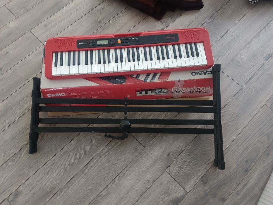 Синтизатор продам