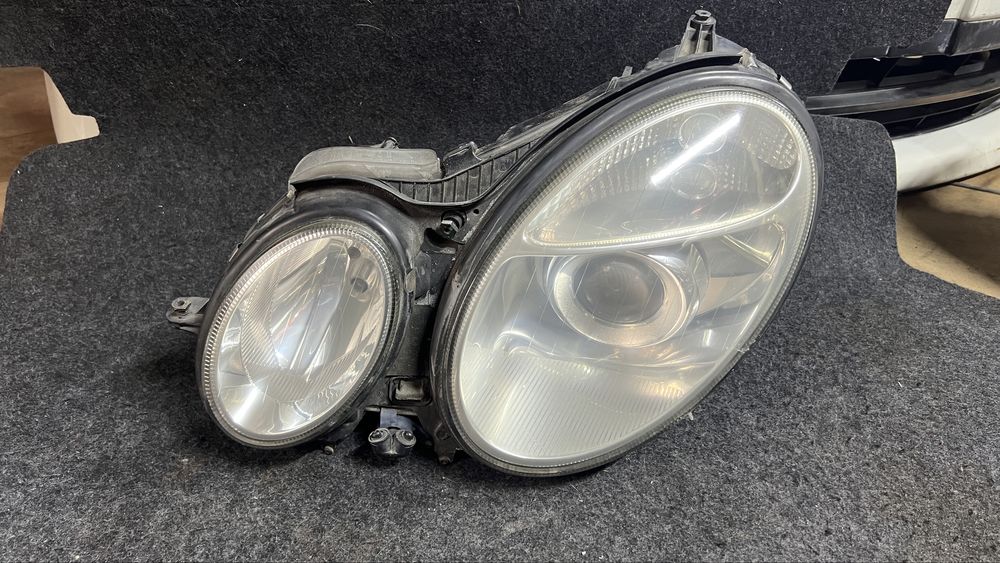 Передние фары Мерседес W211
