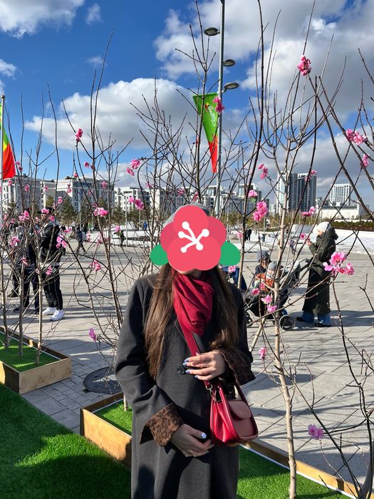 продам серое пальто