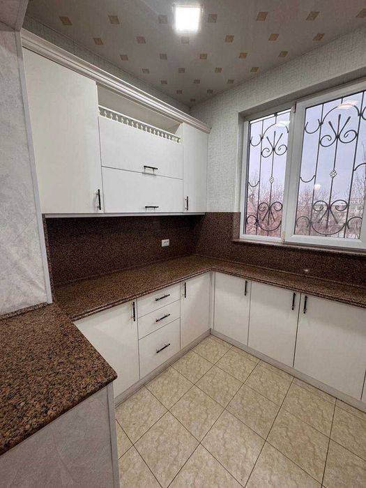 Мирабадский район  Массив куйлюк 4,4х ком.кв.светлая,чистая