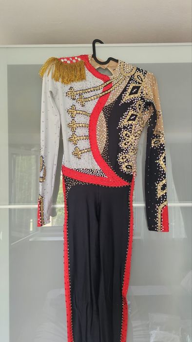 Трико за художествена гимнастика