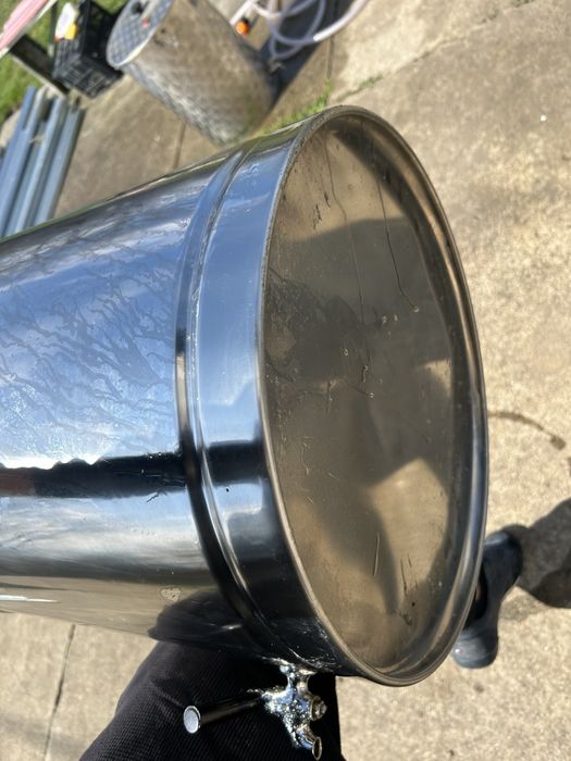 Инокс съд 50L с кран и капак – ТОП състояние