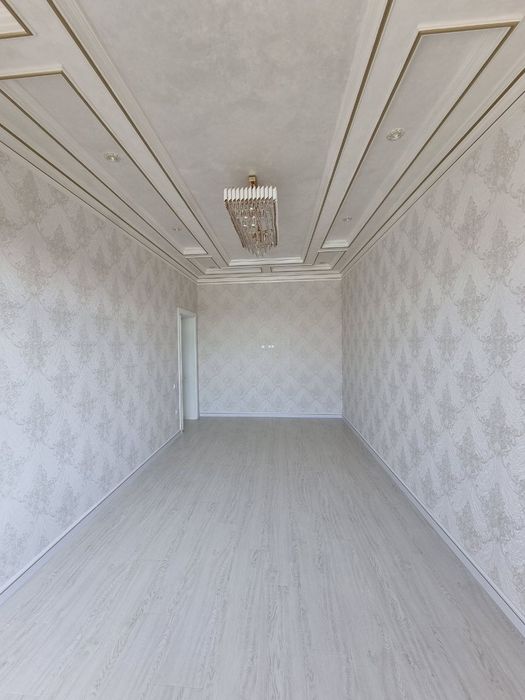 Do‘mbirobodda yangi hovli srochna sotiladi.