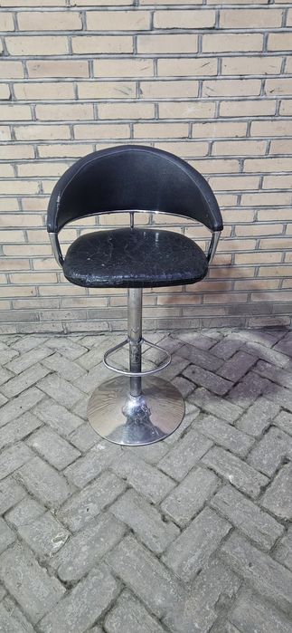 Stul barnikaday sotiladi