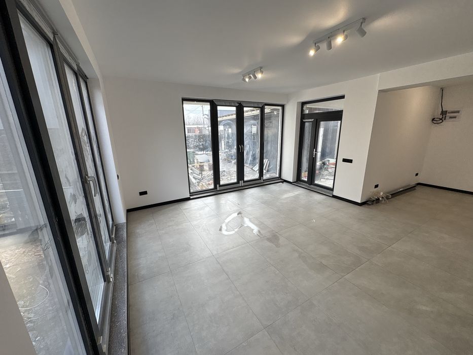 Spatiu Comercial de inchiriat  ULTRACENTRAL BAICOI P+1 si curte NOU