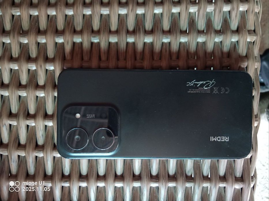 Redmi 15c ekran zashitnigi ozroq singan