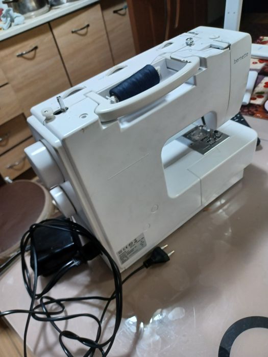 Masina cusut Bernette