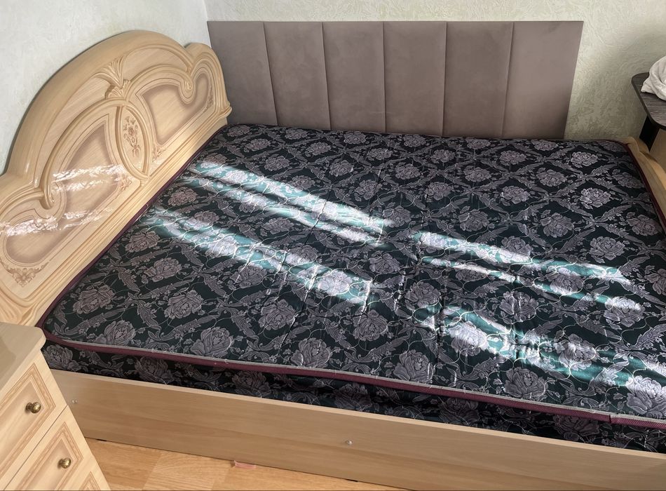 Продам кровать б/у двухспальная