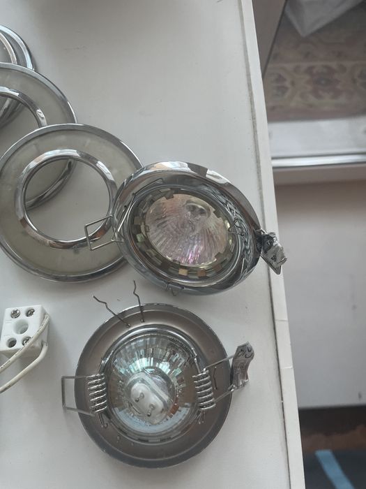 Продаю лампы потолочные