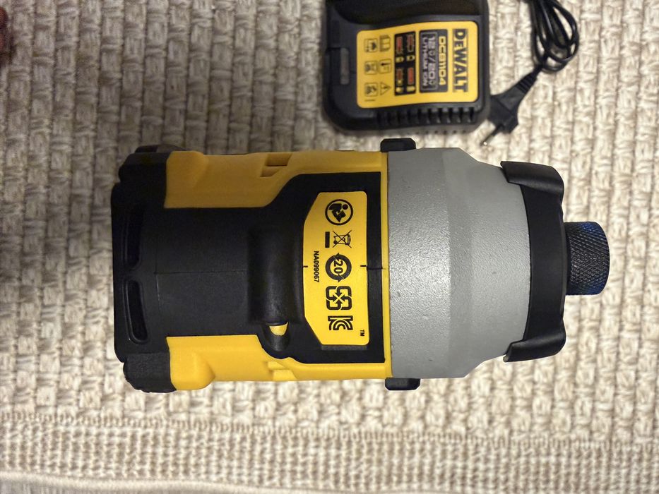 DeWalt Impact Pistol Bormasina cu percutie noua baterie 5ah 20v