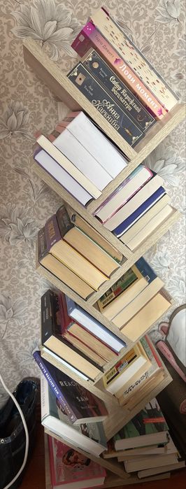 Полка для книг.