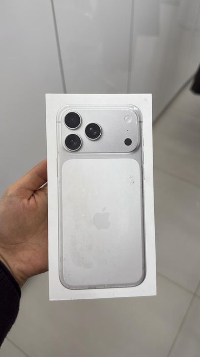 Продам новый 17 про мах 2 Тб