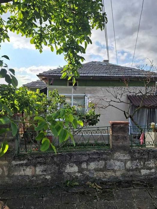 Реновирана къща в Кардам