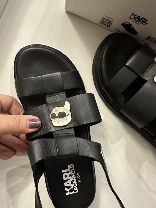 KARL LAGERFELD KIDS оригинални детски сандали нови 33 номер