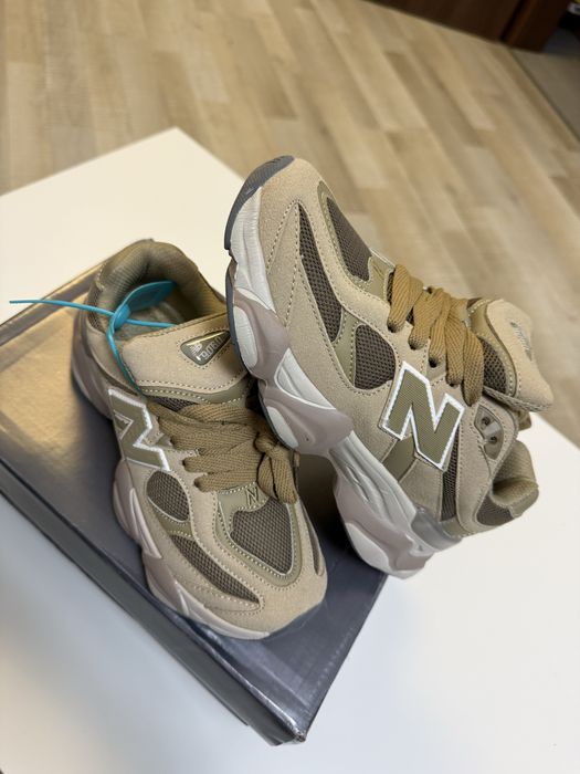 Adidasi New Balance 9060