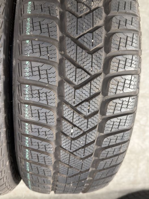 Vand 4 anvelope 225/50/18 pirelli de iarnă ca noi
