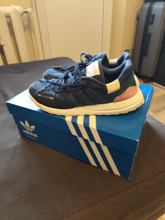 Adidași mărimea 37 1/3