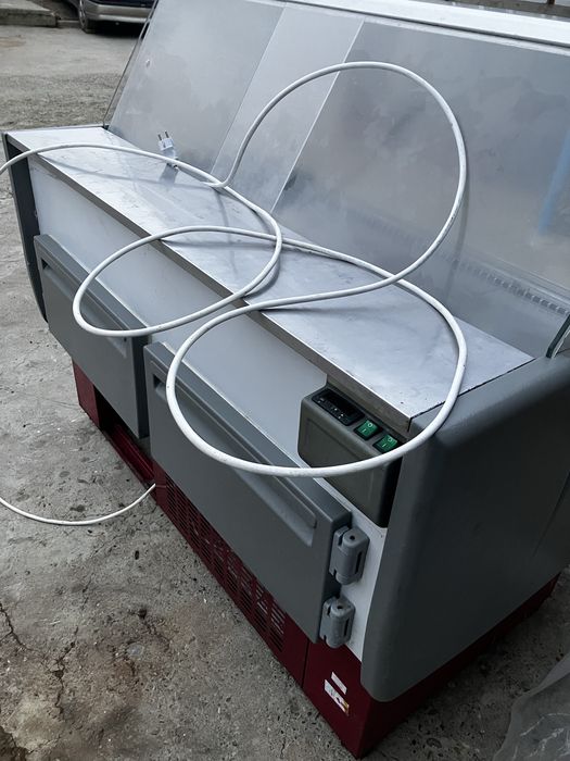 Ветринный холодильник