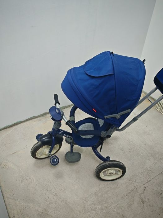 Продавам триколка Lexus, много запазена