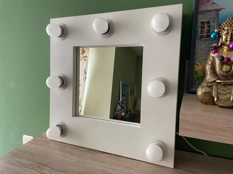 Огледало за гримиране