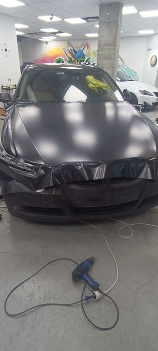 Облепяне с цветно фолио и затъмняване на стъкла